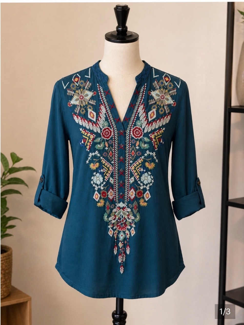 Johnny Was Blue Embroidered V-Neck Tunic Women’s L Boho Blue Festival - Picture 2 of 4